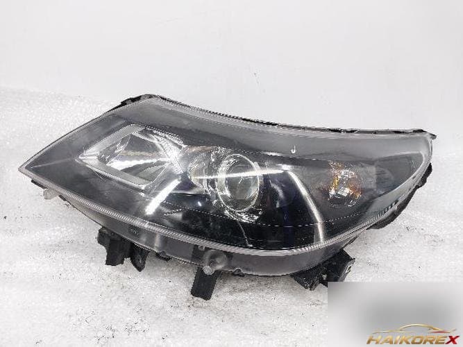 Renault SM5 2012 — фара левая 260608762R
