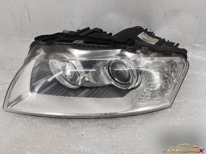 Audi A8 2008 — фара левая
