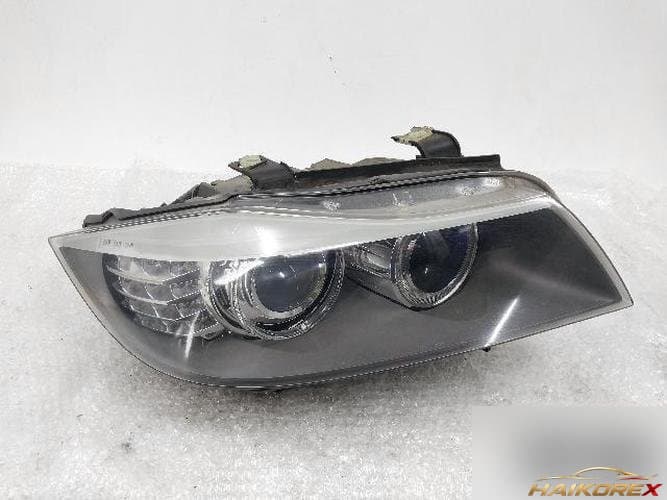 BMW 3 Series 2010 — фара правая