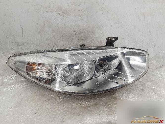 Renault SM3 2010 — фара правая 260100047R