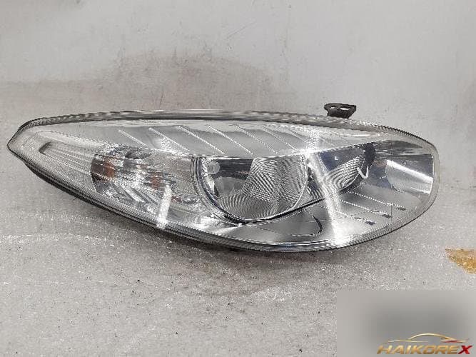 Renault SM3 2011 — фара правая 260100047R