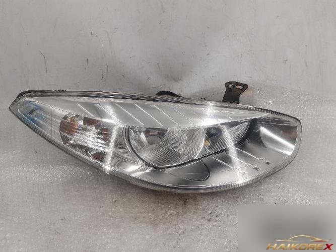 Renault SM3 2011 — фара правая 260103409R