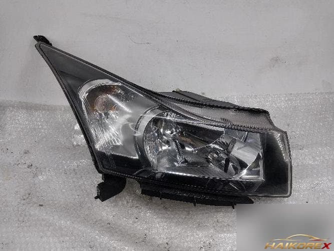 Chevrolet Cruze 2011 — фара правая (ксенон)