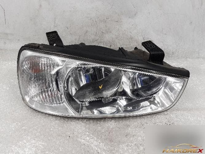 Hyundai Avante 2003 — фара головного света правая 921022DXXX