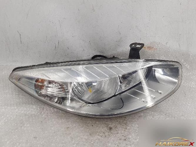 Renault SM3 2011 — фара правая 260100047R