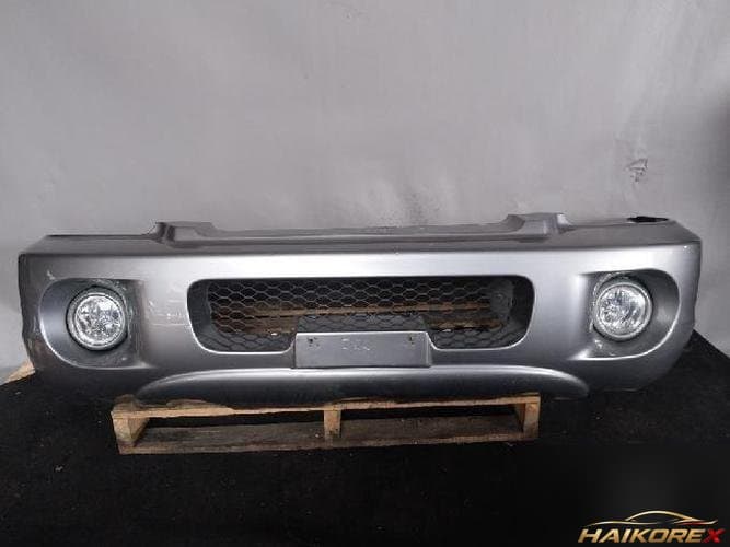 Hyundai Santa Fe 2003 — передний бампер серебристый