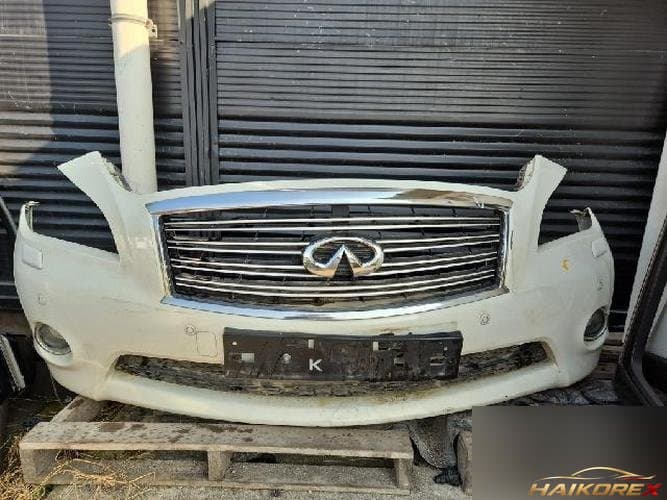 Infiniti  2013 — передний бампер