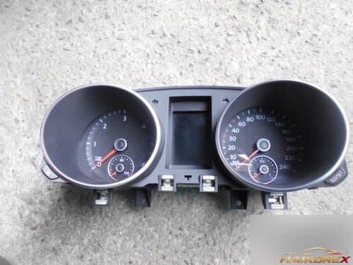 Приборная панель Volkswagen Golf 6 поколения 5K0920870G дизель автомат