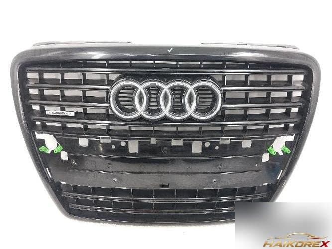 Audi A8 2008 — решётка радиатора 4E0853651AA