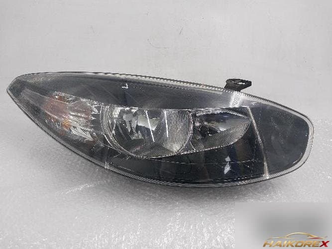 Renault SM3 2014 — фара передняя правая 260105633R