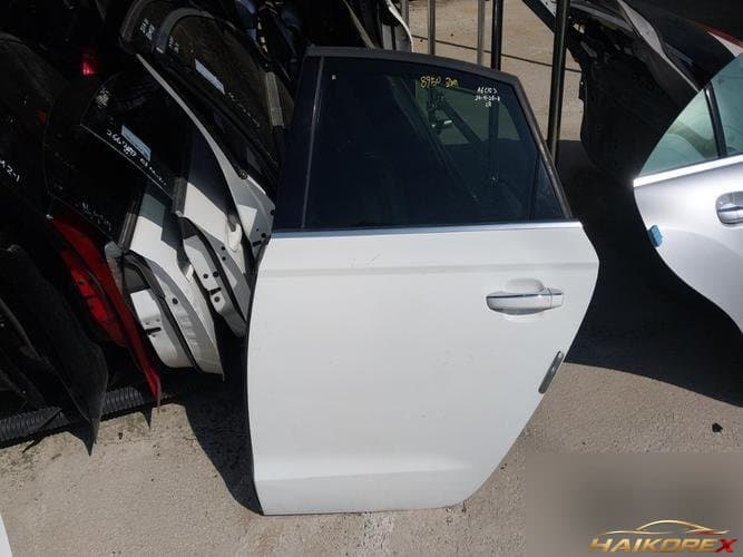 Audi A6 2015 — дверь задняя левая