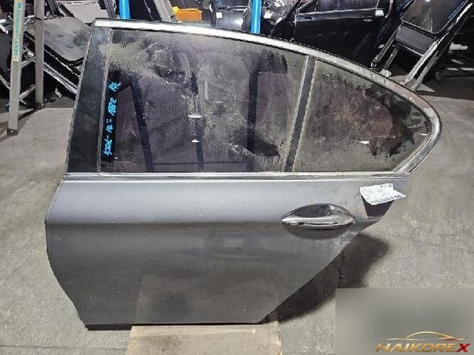 BMW 5 Series 2014 — дверь задняя левая 9628755
