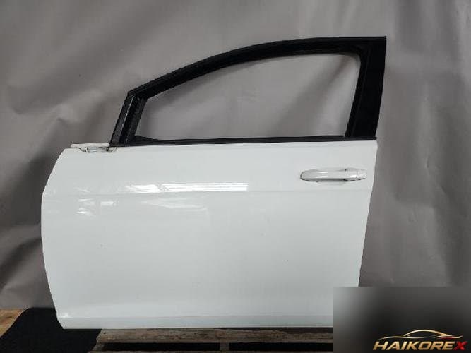 Volkswagen Golf 2014 — передняя дверь левая (водительская)