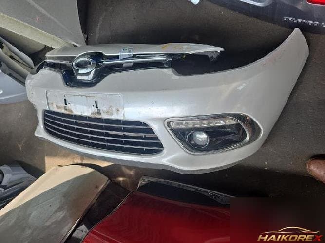 Renault SM3 2016 — передний бампер