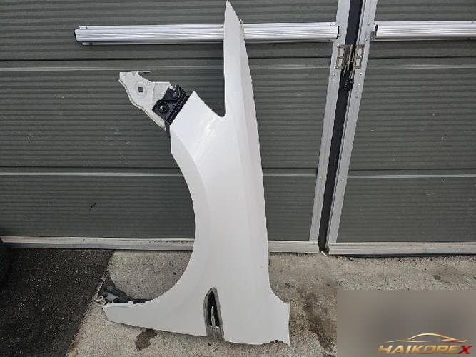 Ford Taurus 2013 — крыло левое