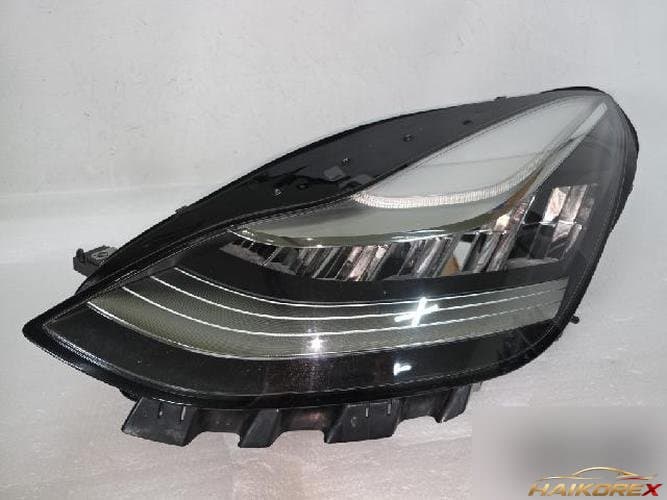 Tesla Model 3 2020 — фара левая LED 1077371-00-K