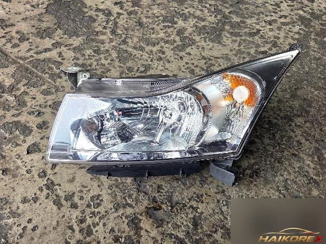 Chevrolet Cruze 2011 — фара левая