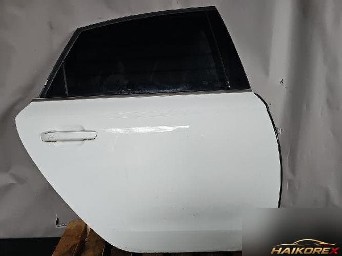 Audi A6 2013 — дверь задняя правая