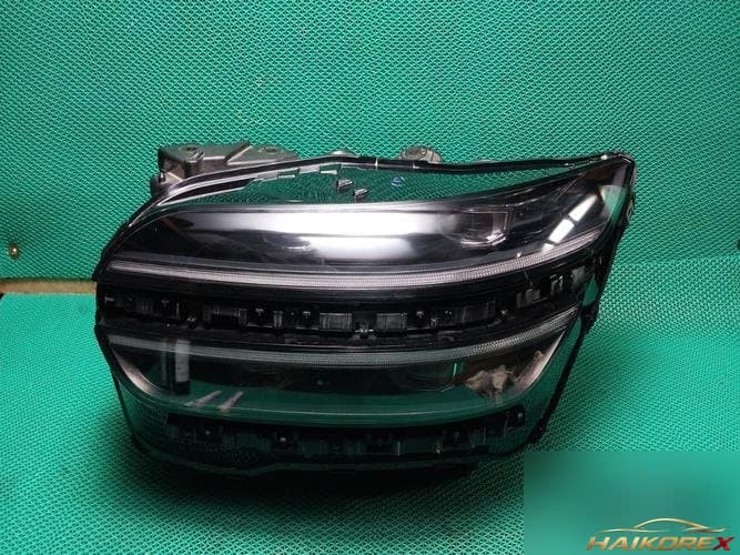 Genesis GV70 2021 — фара левая LED