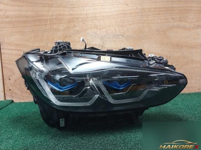 BMW 4 Series 2022 — фара правая