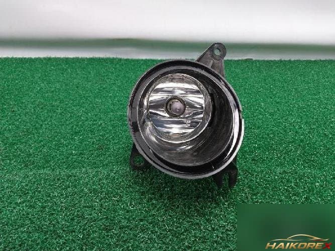 Audi A6 2005 — противотуманная фара правая 246 556 00 RE