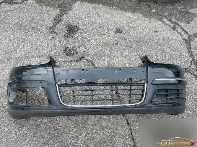 Volkswagen Jetta 2011 — передний бампер 1K0 807 221 D