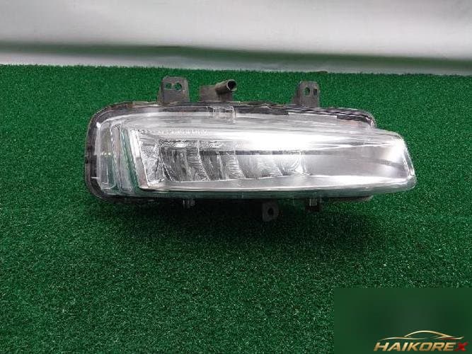 Land Rover Discovery 2016 — противотуманная фара правая FJ32-15200-AC