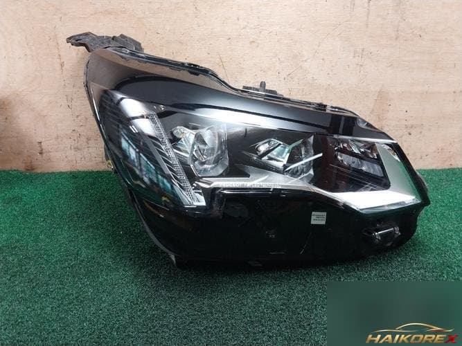 Peugeot 3008 2021 — фара передняя правая 9836230580