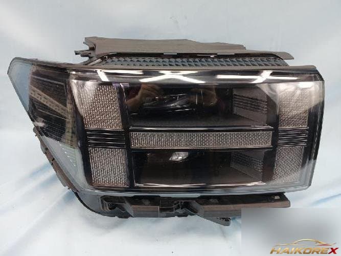 Hyundai Santa Fe 2023 — фара правая