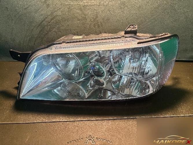 Hyundai Equus 2010 — фара левая HID