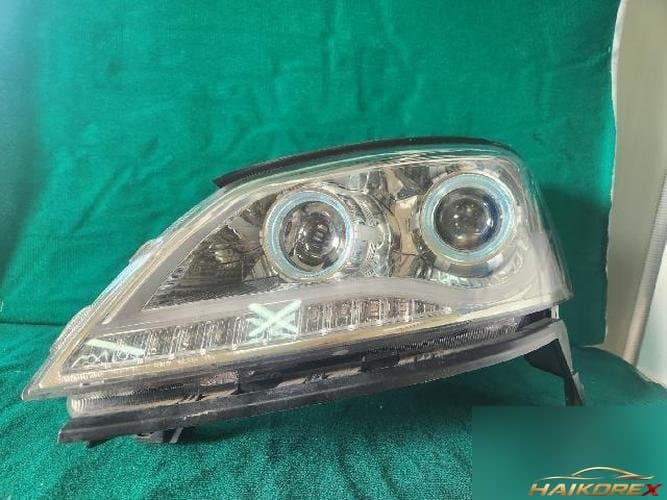 KG Mobility Chairman 2012 — фара левая LED 8P