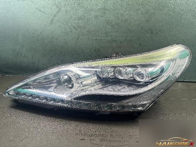 Hyundai Equus 2010 — фара правая HID