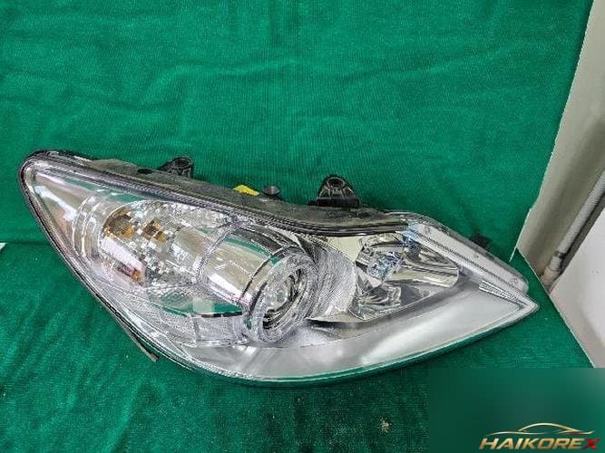 Hyundai Genesis 2008 — фара головного света правая HID 92102 3M030