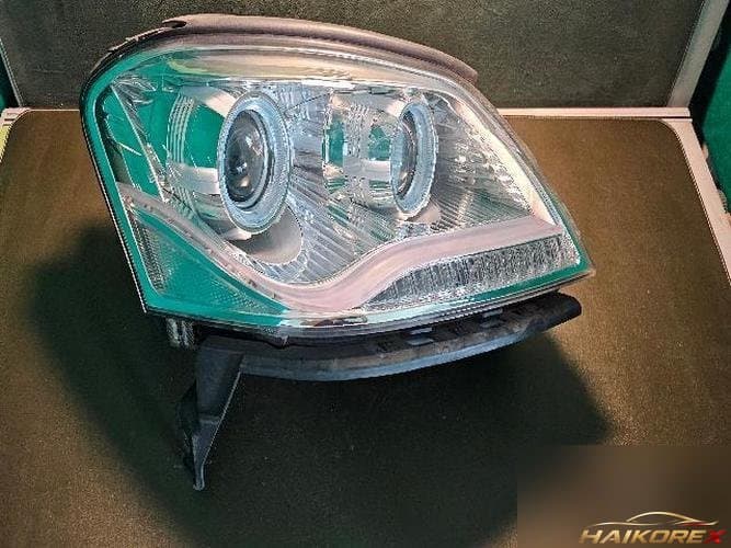 KG Mobility Chairman 2015 — фара головного света правая HID