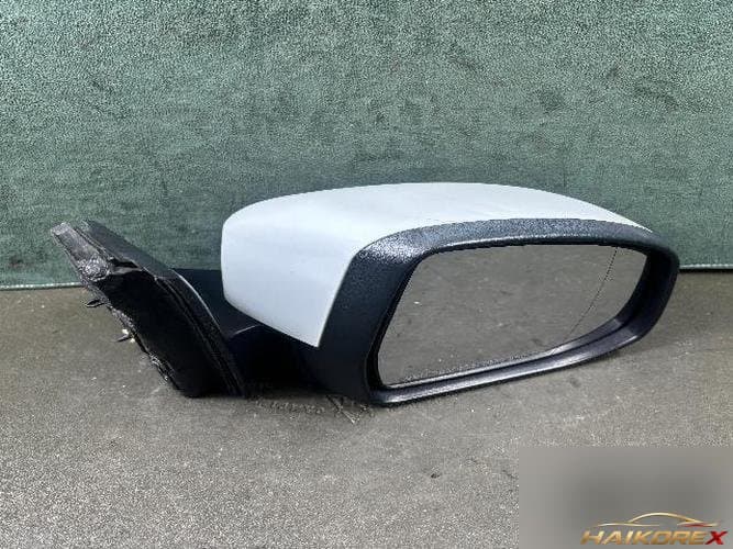 Ford Focus 2014 — зеркало боковое правое с сигналом