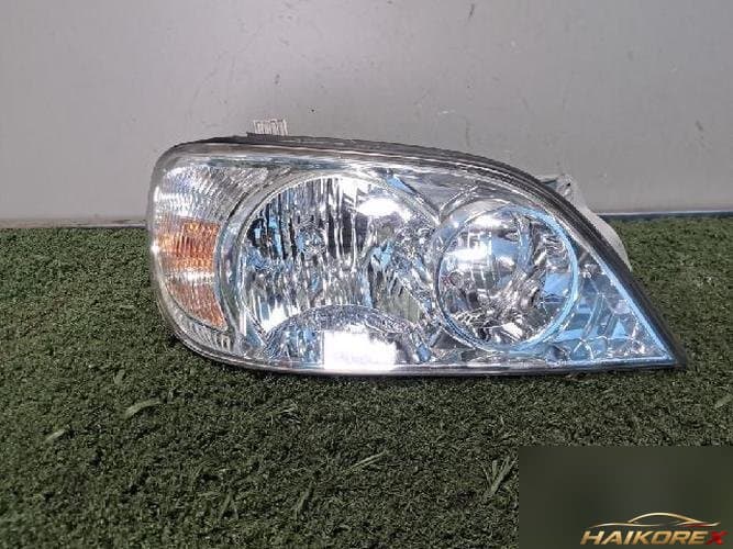 Kia Carnival 2003 — фара правая