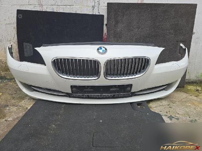 BMW 5 Series 2013 — передний бампер
