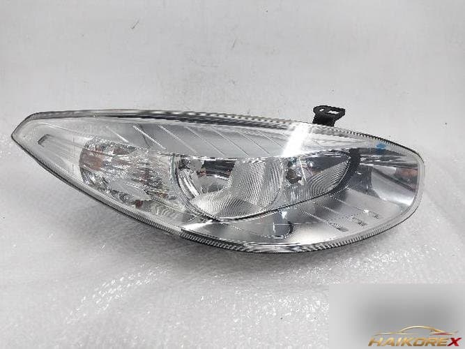 Renault SM3 2010 — фара правая (галоген) 260100047R