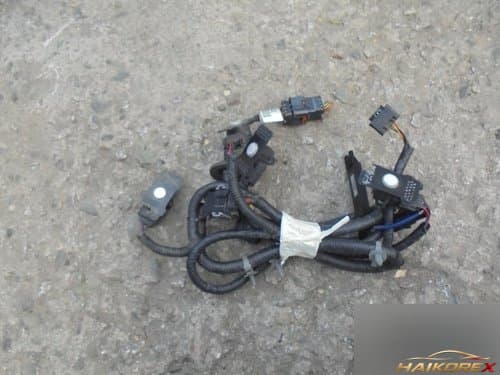 Накладка заднего бампера с проводкой B.W.S (918903Z400) + датчики парктроника (957203Z100) 4 шт