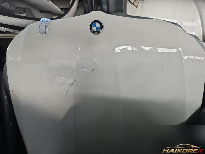 BMW 3 Series 2011 — капот