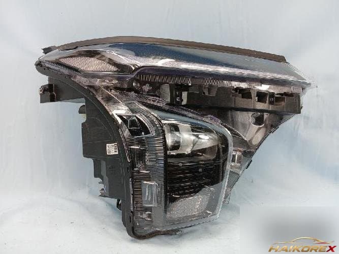 Chevrolet Tracker 2023 — фара правая