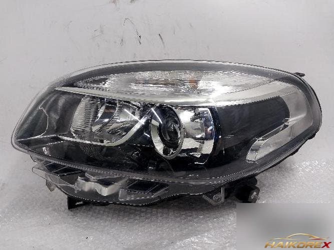 Renault QM5 2015 — фара левая