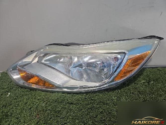 Ford Focus 2012 — фара левая