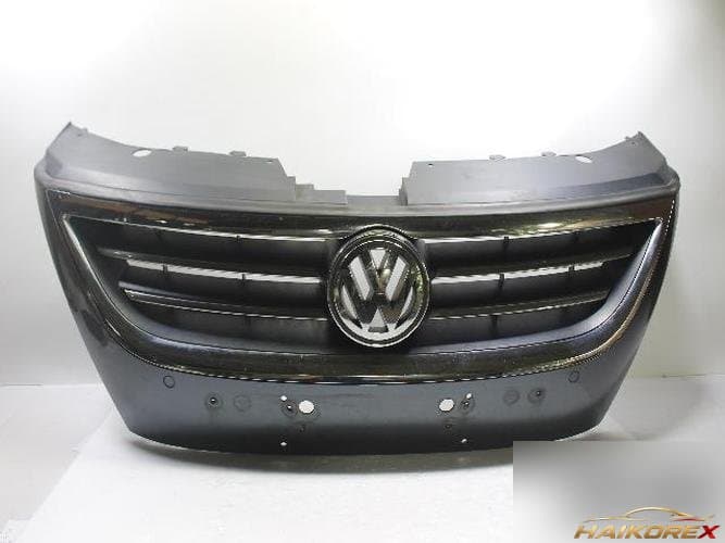 Volkswagen CC 2010 — решётка радиатора 3C8853651
