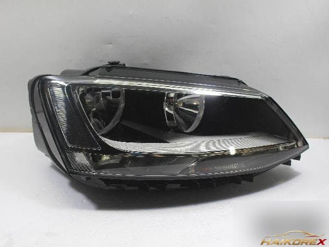 Volkswagen Jetta 2011 — фара правая 5C7941006A