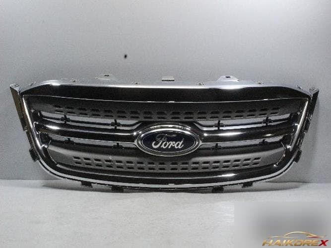 Ford Taurus 2010 — решетка радиатора AG13-8A164-A