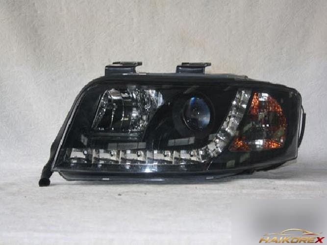 Audi A6 2003 — фара левая