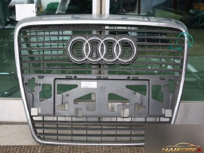 Audi A6 2003 — решётка радиатора 4F0853651