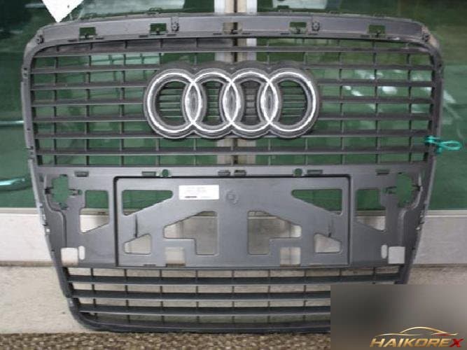 Audi A6 2003 — решетка радиатора 4F0853651