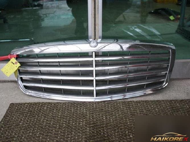Mercedes-Benz S-Class 2004 — решетка радиатора A2118800083